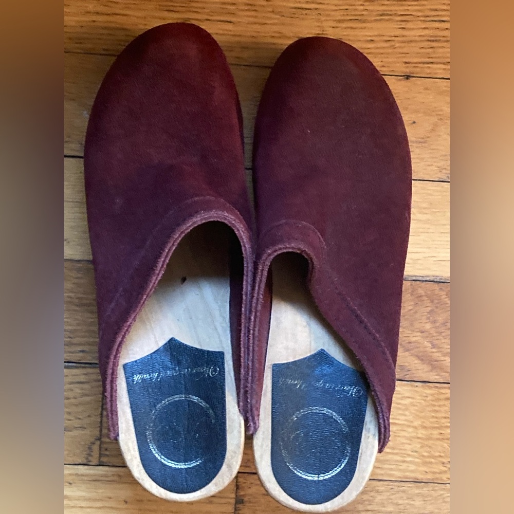 No. 6 high heel OLD SCHOOL CLOGS. Great color and condition. Worn 5-10 times.